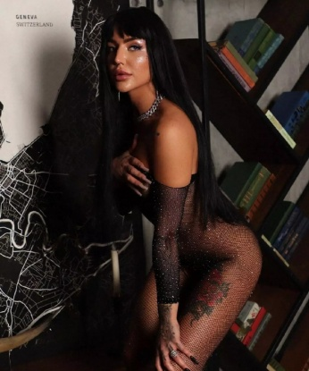 У меня большой опыт в доставлении удовольствия и исполнении самых сокровенных фантазий. Предлагаю расслабиться и погрузиться в мир страсти и наслаждения со мной. 🌟
Я готова предоставить вам широкий спектр услуг: классический секс, орал, анал, массаж, стриптиз, ролевые игры и многое другое. Мои возможности безграничны, я всегда открыта для новых экспериментов и готова удовлетворить ваши самые смелые желания. 💋
Мои фото говорят сами за себя – я сексуальная брюнетка с изящными формами и горящими глазами. Мое тело создано для наслаждения, а мои нежные руки смогут расслабить и согреть ваше тело. Мой опыт и умение превратить каждую встречу в незабываемое приключение оставят вас довольными и хотящими вернуться ко мне вновь. 💫
Мои клиенты всегда остаются довольными и оставляют о моих услугах только положительные отзывы. Я знаю, как сделать ваше время со мной незабываемым и увлекательным. Но не верьте только словам, убедитесь сами, встретившись со мной. 💌
Живу в прекрасной Москве, и готова принять вас в уютной и комфортабельной обстановке. Время проведенное со мной станет для вас настоящим приятным отдыхом от повседневных забот и стресса. ❤️
Не отказывайте себе в удовольствии окунуться в мир страсти и наслаждения вместе со мной! Позвоните мне и договоримся о встрече. Жду вас! 💫 2421, 23 года